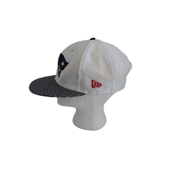 NEW ENGLAND PATRIOTS EMBROIDERED ADJUSTABLE SNAPBACK HAT - Picture 9 of 11